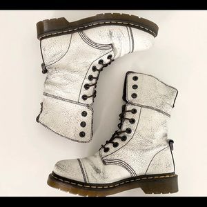 Dr Martens Aimilitia Boots Size 8 RARE!!